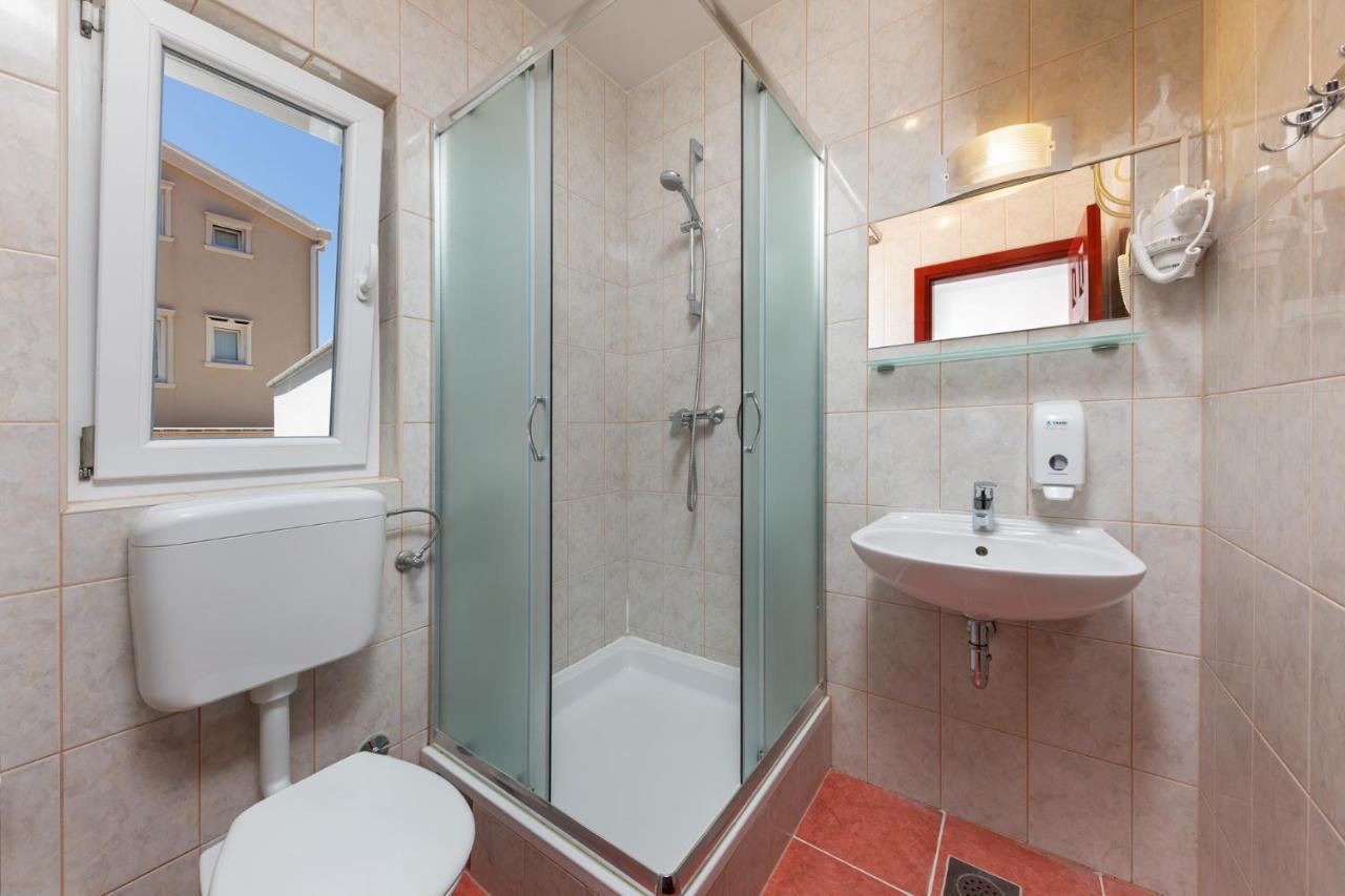 Gajac Hostel & Rooms Vagabundo מראה חיצוני תמונה