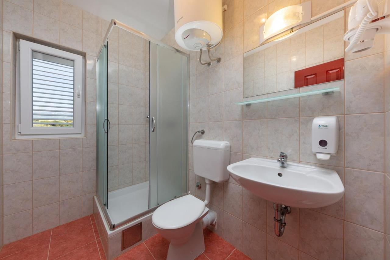 Gajac Hostel & Rooms Vagabundo מראה חיצוני תמונה